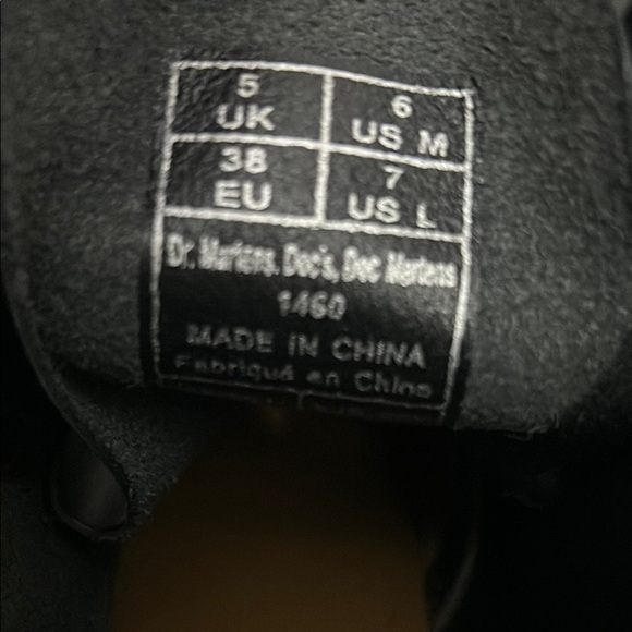 Dr. Martens 1460 SMOOTH LEATHER LACE UP BOOTS - Picture 8 of 12